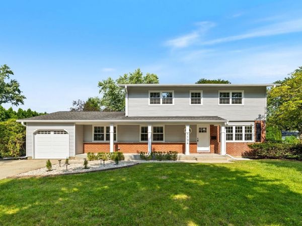 1134 E Paddock Drive, Palatine, IL 60074