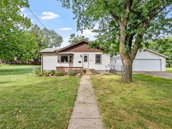 1216 E 27th Street, Des Moines, IA 50317