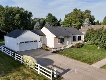 1339 Duke Drive, York, NE 68467