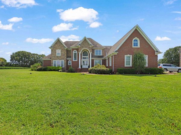2452 STATE HWY 77 HWY, Atwood, TN 38220