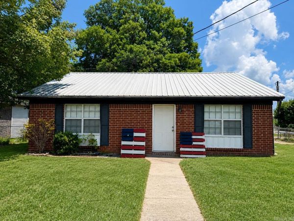 315 Howard Street , Paragould, AR 72450