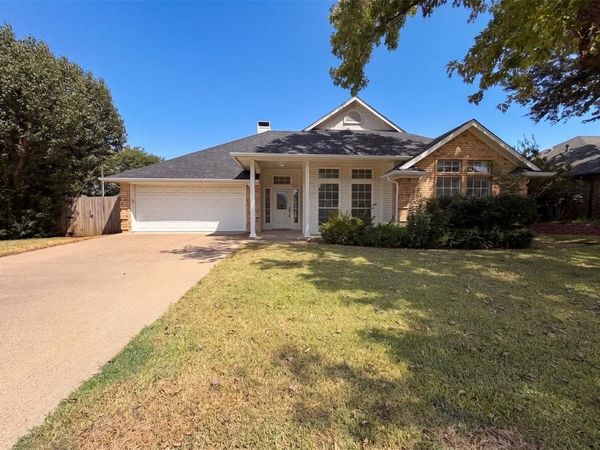 1623 W Pleasant Drive, Midlothian, TX 76065