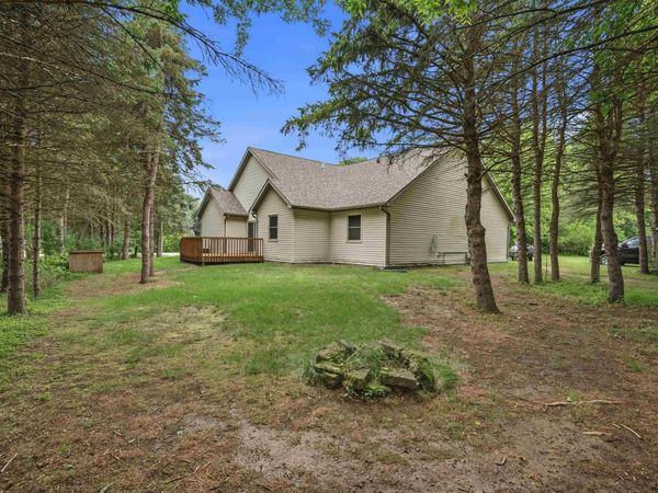 N4524 Wolff Road, Cambridge, WI 53523