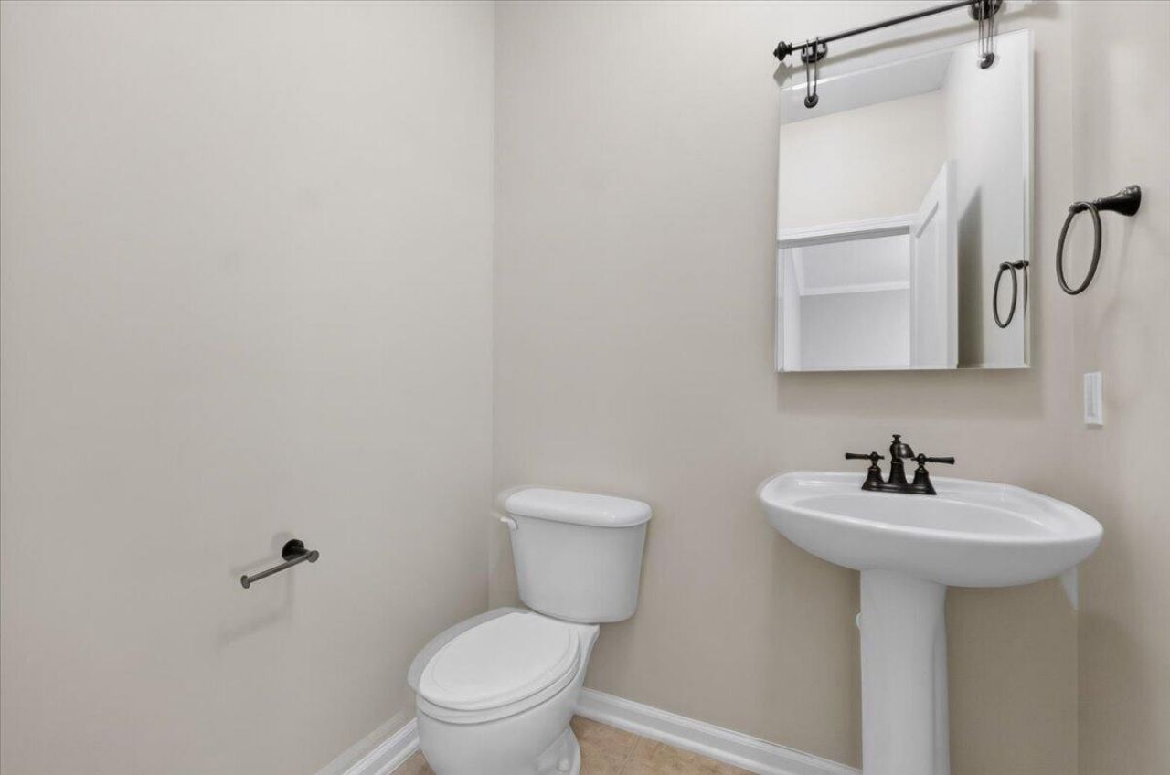 209 Grand Oaks Drive Photo 17