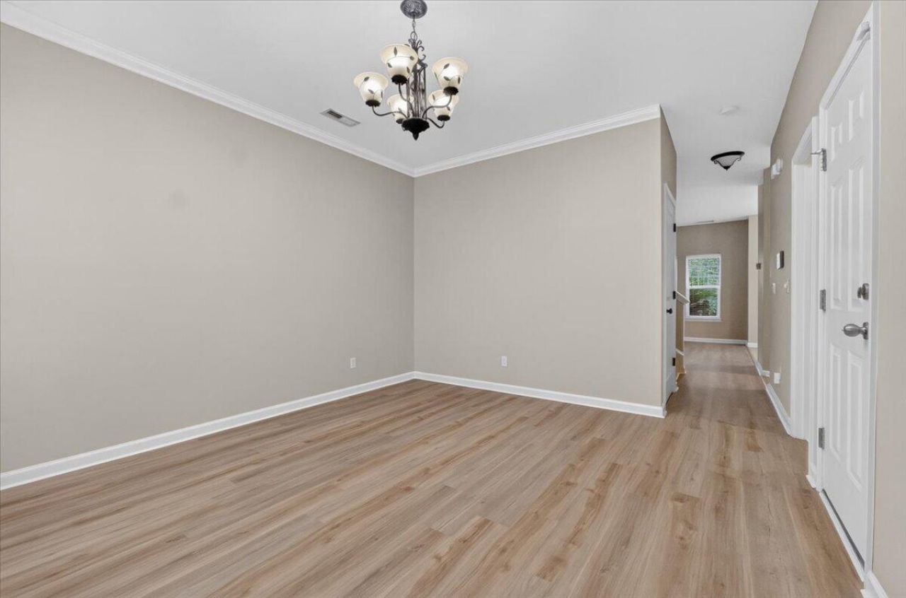 209 Grand Oaks Drive Photo 4