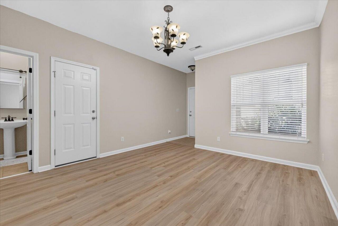 209 Grand Oaks Drive Photo 5