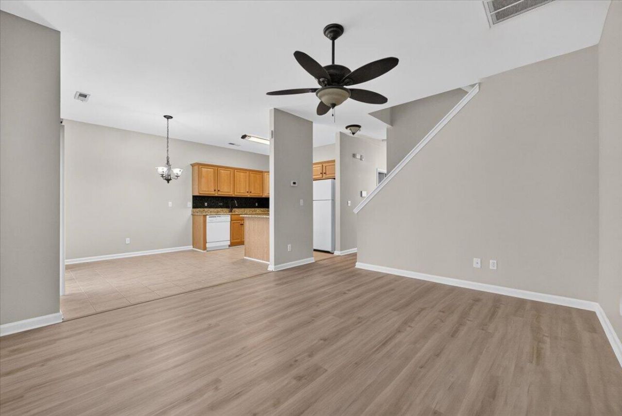 209 Grand Oaks Drive Photo 7