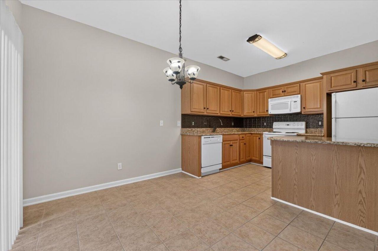 209 Grand Oaks Drive Photo 9
