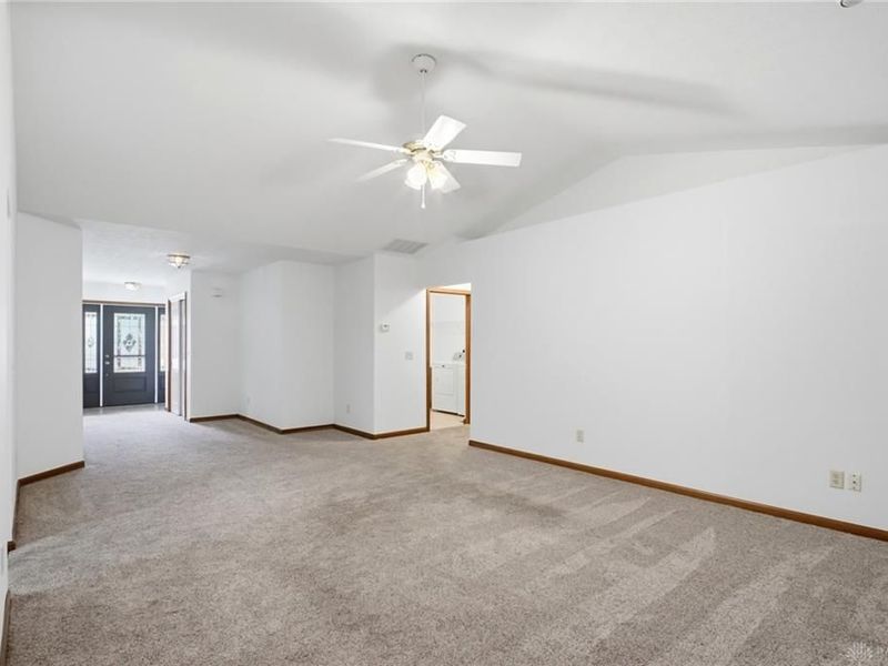2300 Wilshire Drive, Piqua, OH 45356 Photo 9