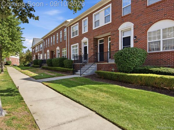 14579 Vauxhall Drive, Sterling Heights, Mi 48313