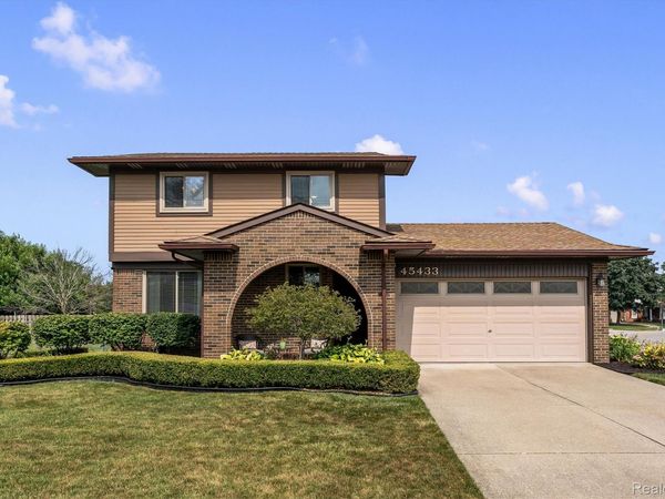 45433 Plum Grove Drive, Macomb Township, Mi 48044