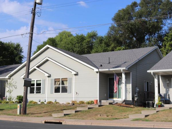 215 9th Avenue N, South Saint Paul, MN 55075