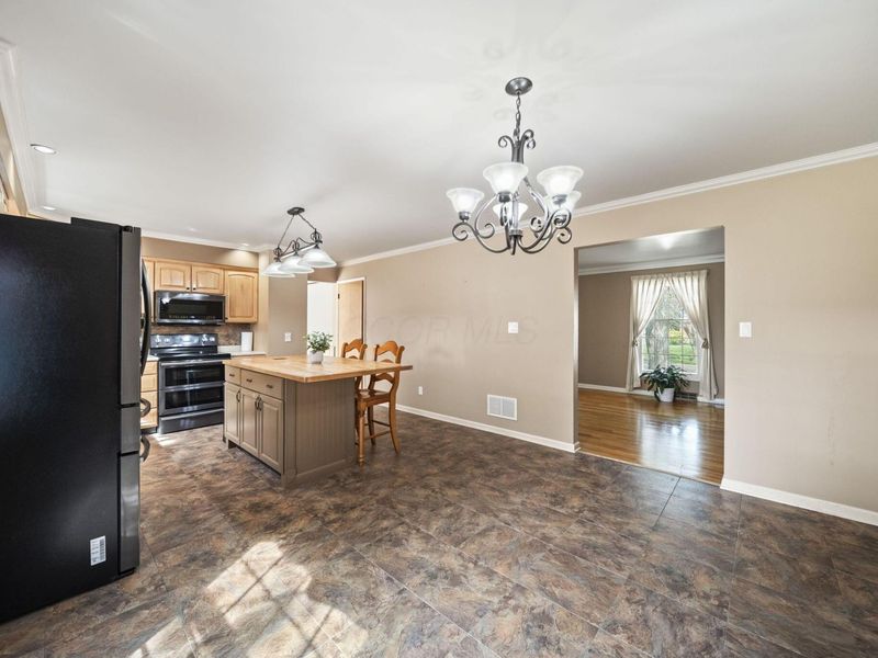 6909 Ardelle Drive, Reynoldsburg, OH 43068 Photo 12