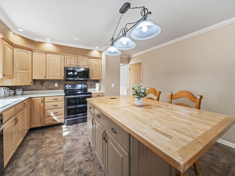 6909 Ardelle Drive, Reynoldsburg, OH 43068 Photo 9