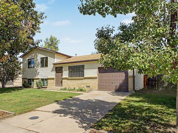 914 S Macon Street, Aurora, CO 80012