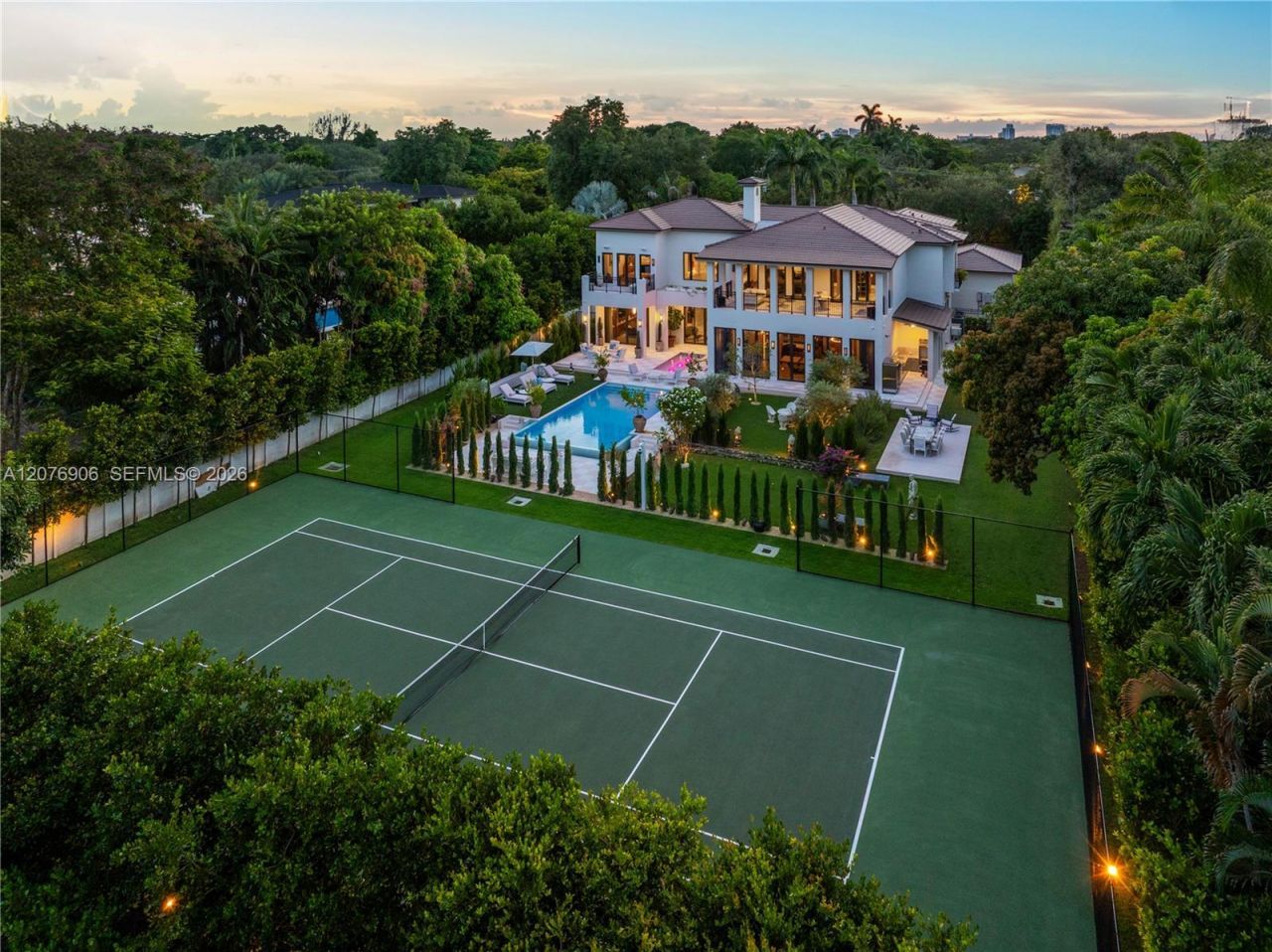 8345 Ponce De Leon Rd, Miami, FL 33143 Photo