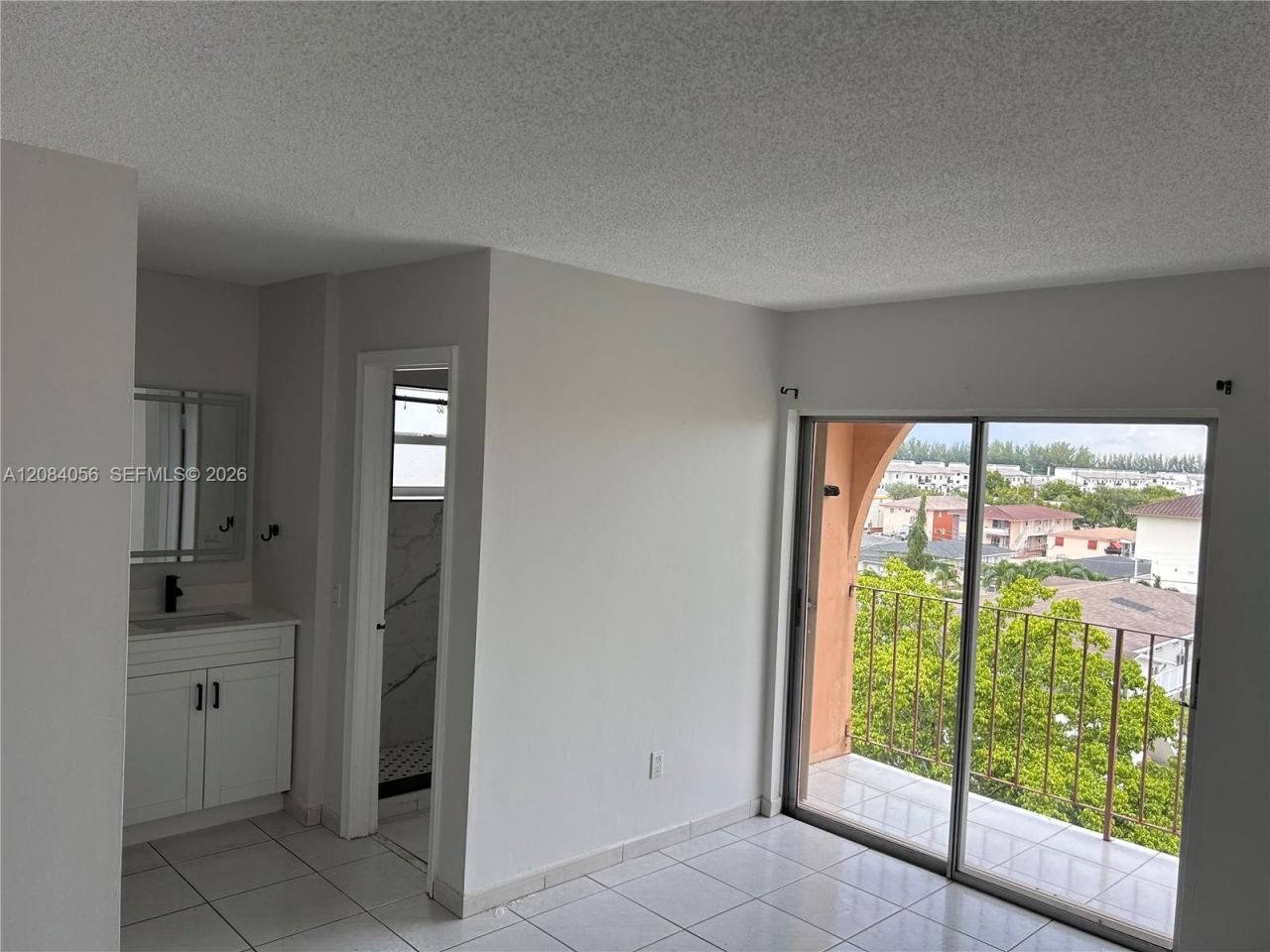 460 E 23rd St, Unit 410, Hialeah, FL 33013 Photo