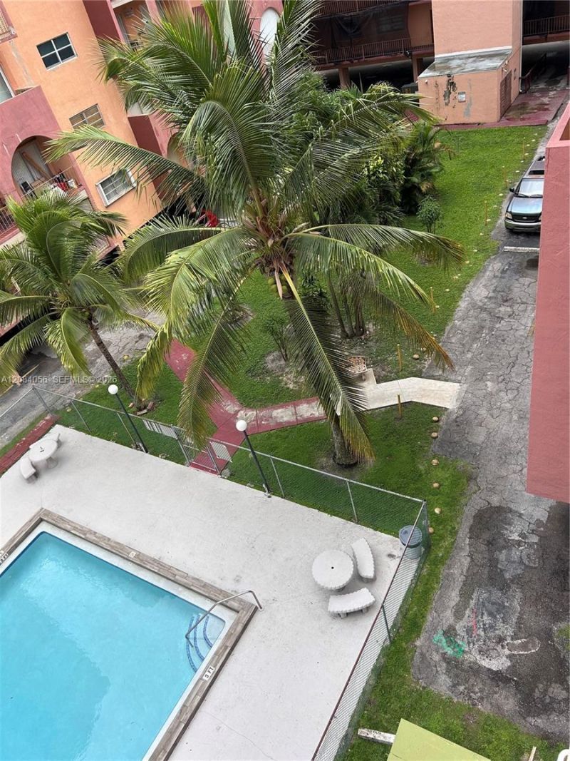 460 E 23rd St, Unit 410, Hialeah, FL 33013 Photo