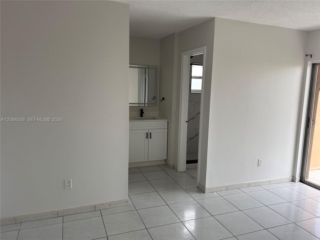 460 E 23rd St, Unit 410, Hialeah, FL 33013 Photo