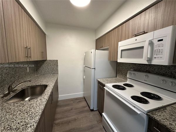 2300 Madison St , Unit 107, Hollywood, FL 33020