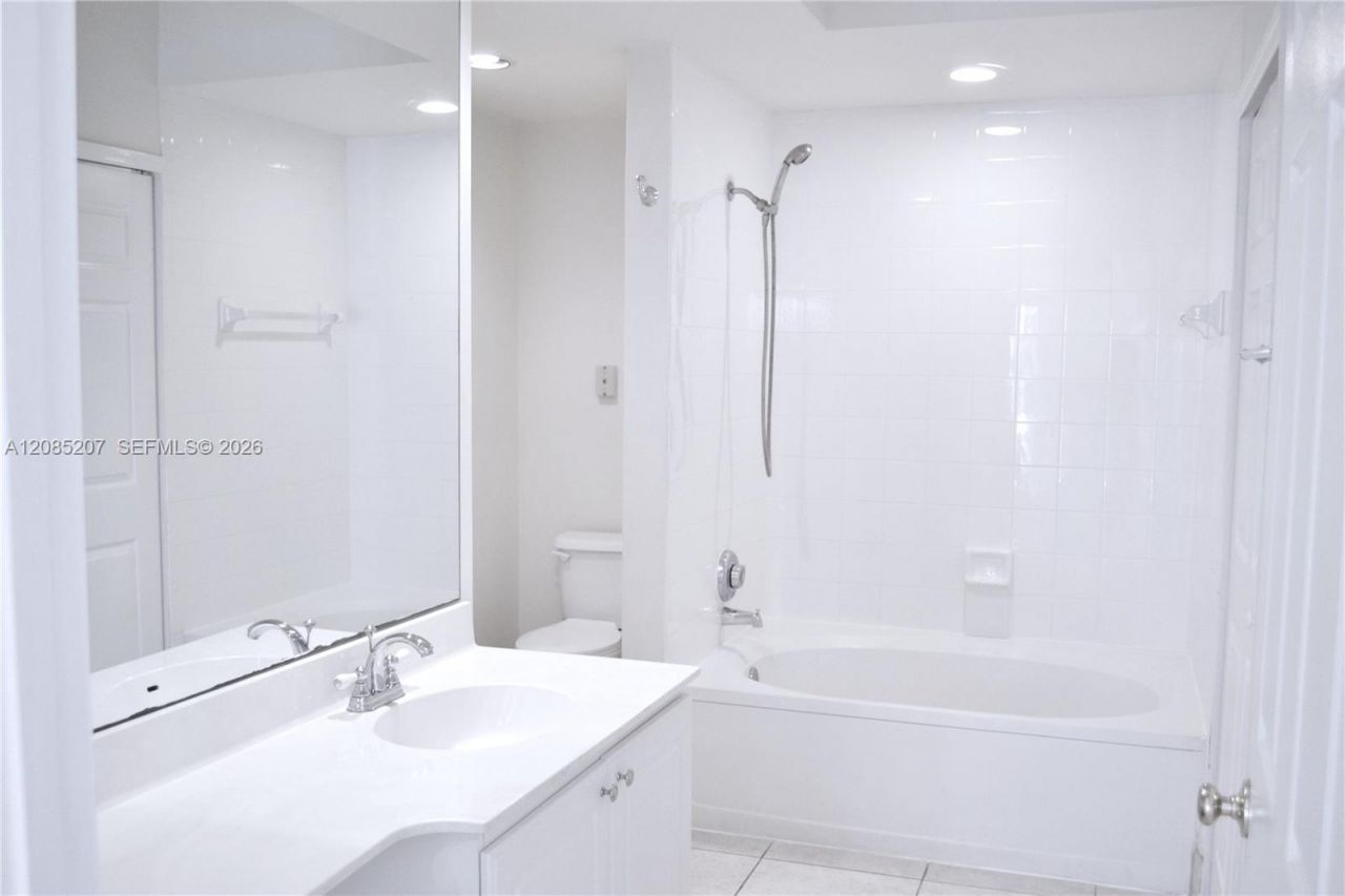 3225 NE 184th St, Unit 10103, Aventura, FL 33160 Photo