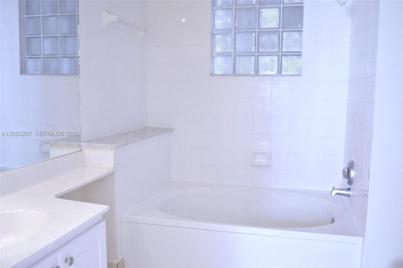 3225 NE 184th St, Unit 10103, Aventura, FL 33160 Photo