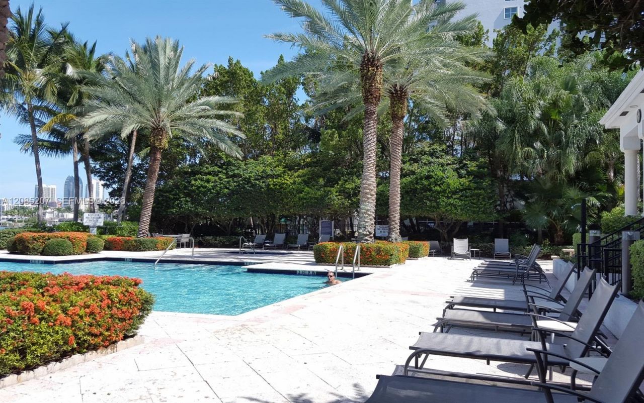 3225 NE 184th St, Unit 10103, Aventura, FL 33160 Photo