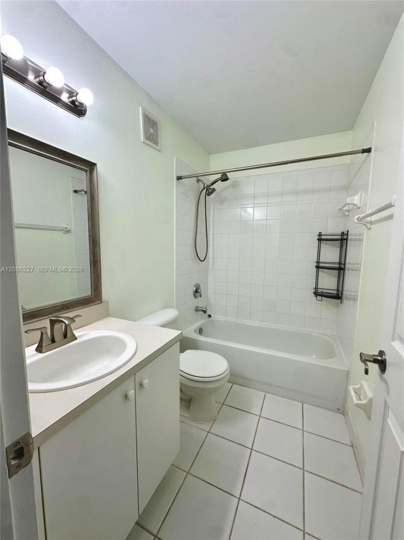 8655 N Southgate Shores Cir , Tamarac, FL 33321 Photo