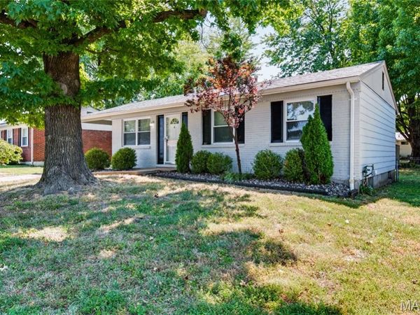 3263 Ipswich Lane, St Charles, MO 63301