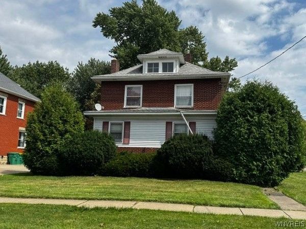 73 Pine Street , Hamburg, NY 14075