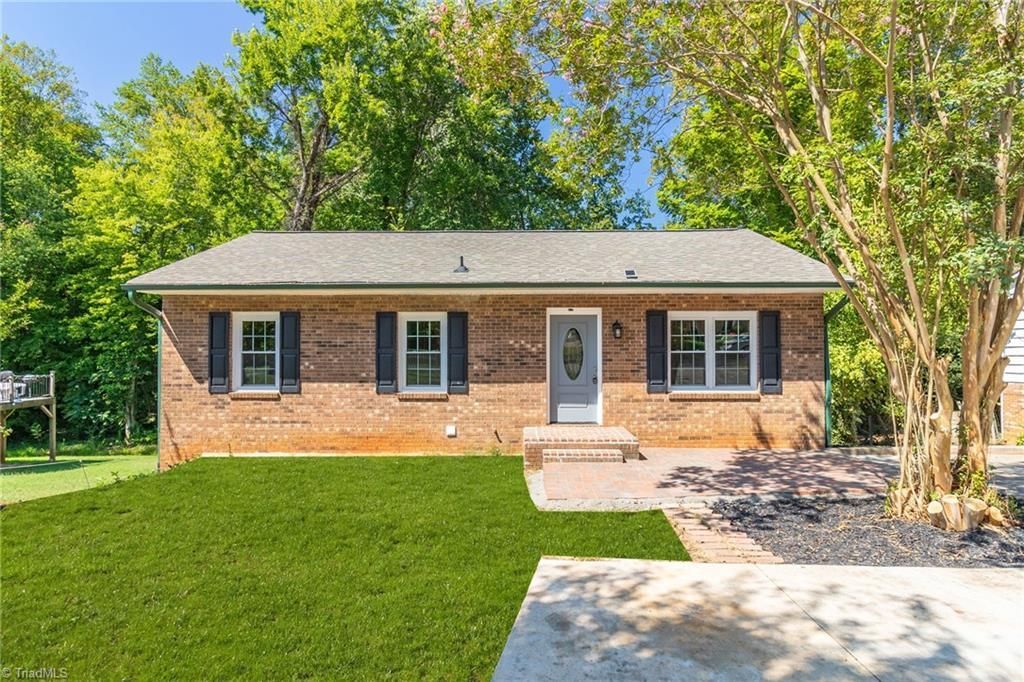 516 Heatherton Lane, Rural Hall, NC 27045 Main Photo