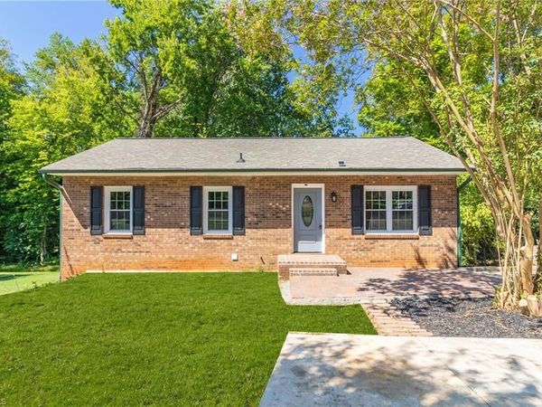 516 Heatherton Lane, Rural Hall, NC 27045
