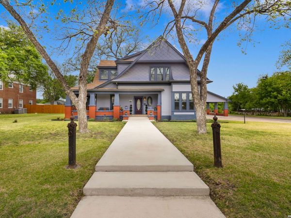 1102 S College St., Brady, TX 76825