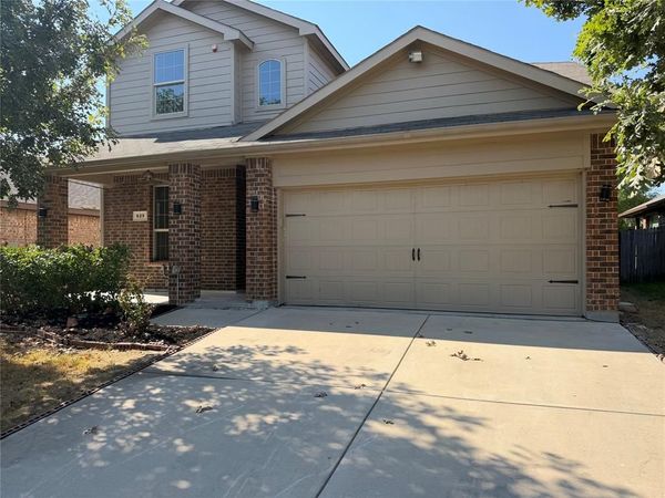625 River Rock Drive, Azle, TX 76020