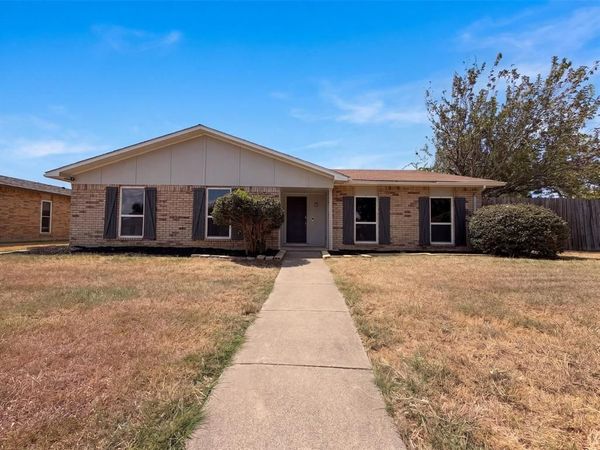 2002 Wilderness Trail, Grand Prairie, TX 75052