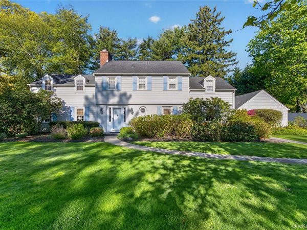 21 Weir Lane, Locust Valley, NY 11560
