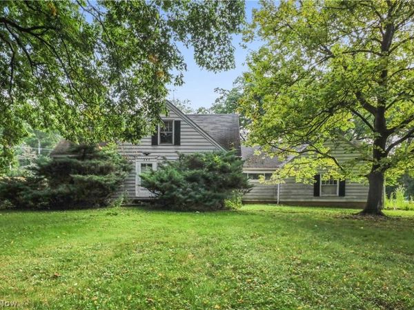 249 S Main Street , Hudson, OH 44236