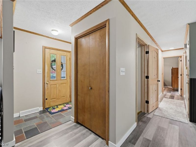 566 Tionesta Drive, Dalton, OH 44618 Photo 6