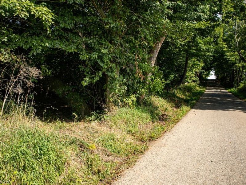 Smith Road SW, Navarre, OH 44662 Photo 12