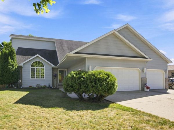 1975 29th Street Circle S, Moorhead, MN 56560
