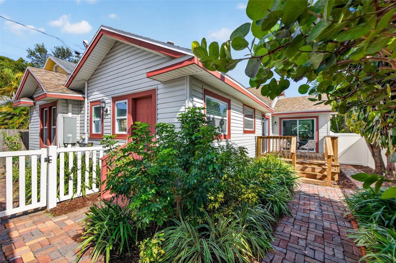 1136 22nd Avenue N, Saint Petersburg, FL 33704 Photo