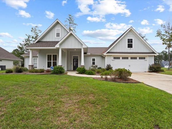 6 S Founders Way, Hattiesburg, MS 39401