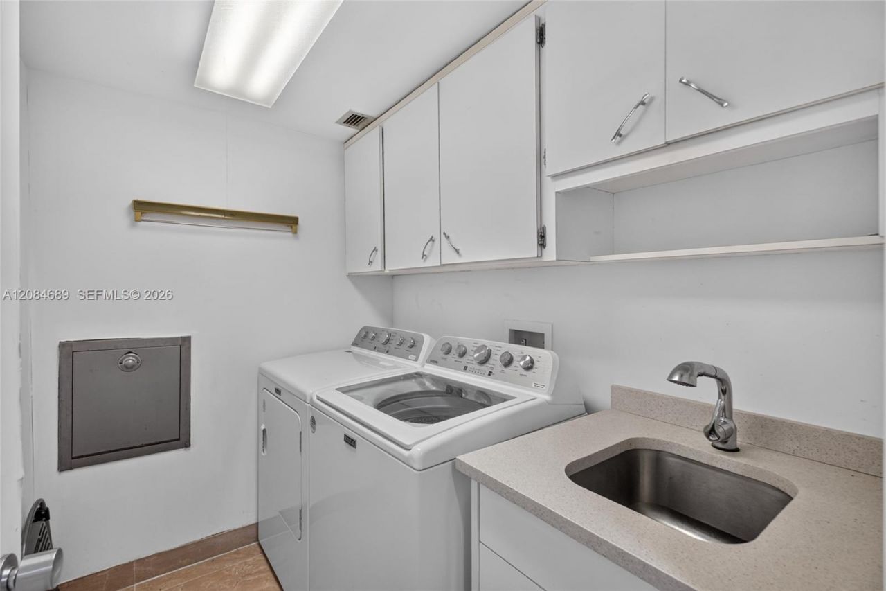 5660 W Collins Ave, Unit 6D, Miami Beach, FL 33140 Photo