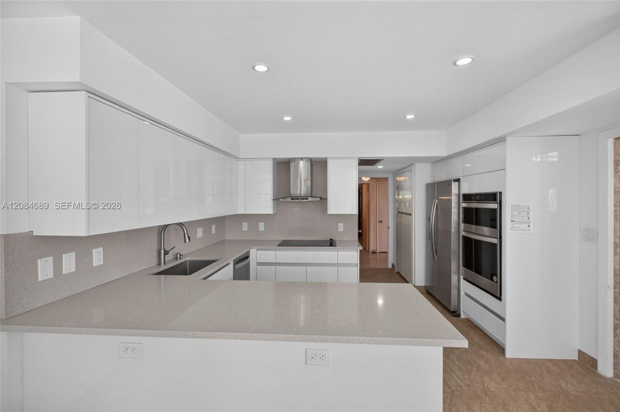 5660 W Collins Ave, Unit 6D, Miami Beach, FL 33140 Photo