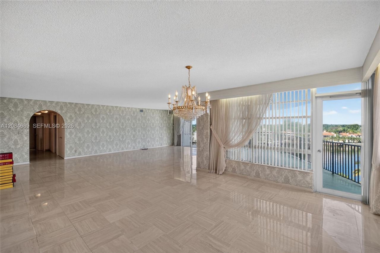 5660 W Collins Ave, Unit 6D, Miami Beach, FL 33140 Photo
