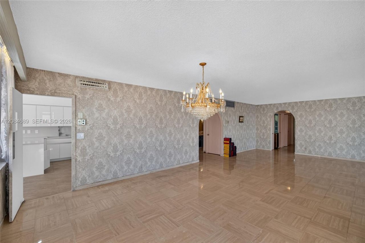5660 W Collins Ave, Unit 6D, Miami Beach, FL 33140 Photo