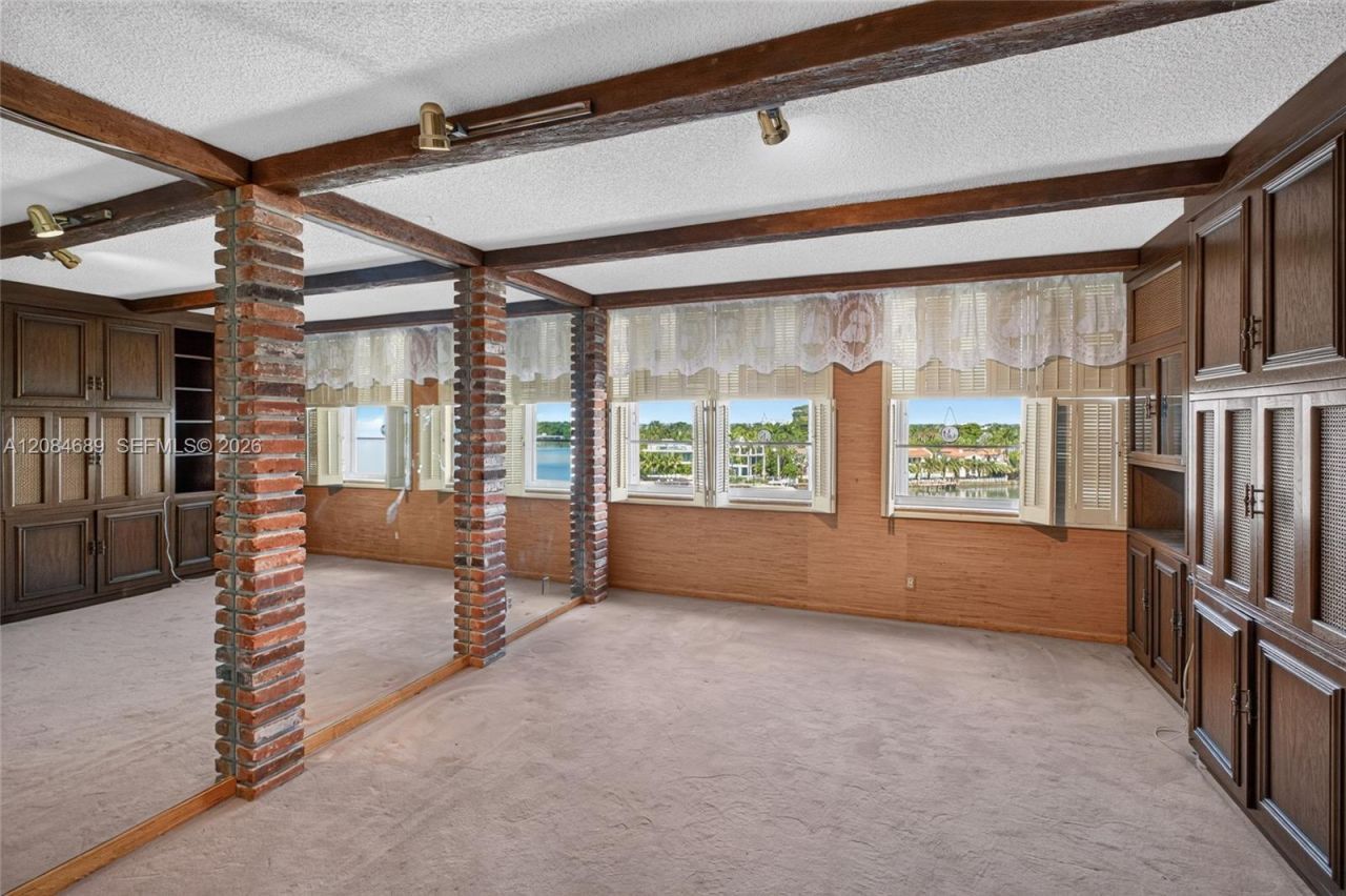 5660 W Collins Ave, Unit 6D, Miami Beach, FL 33140 Photo