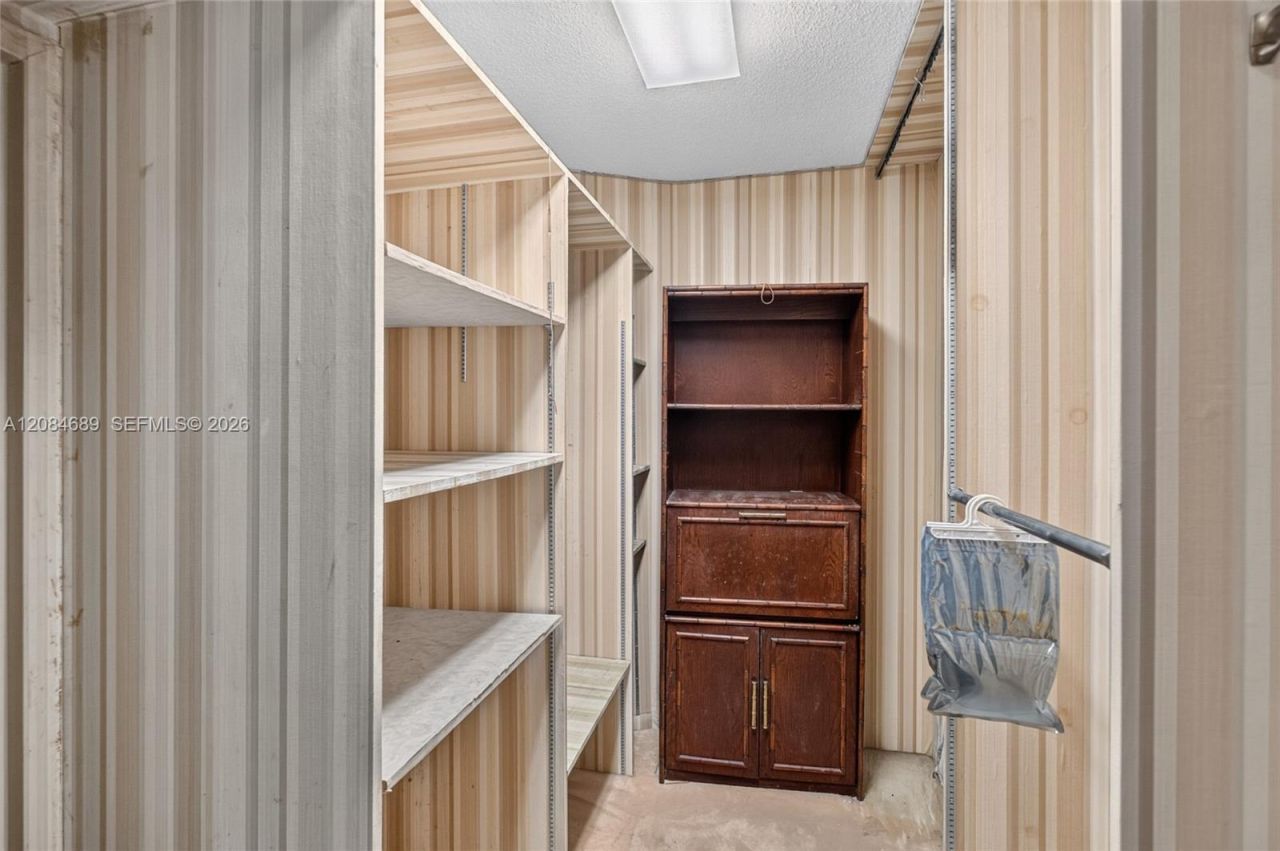 5660 W Collins Ave, Unit 6D, Miami Beach, FL 33140 Photo