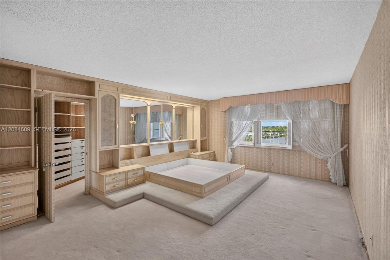 5660 W Collins Ave, Unit 6D, Miami Beach, FL 33140 Photo