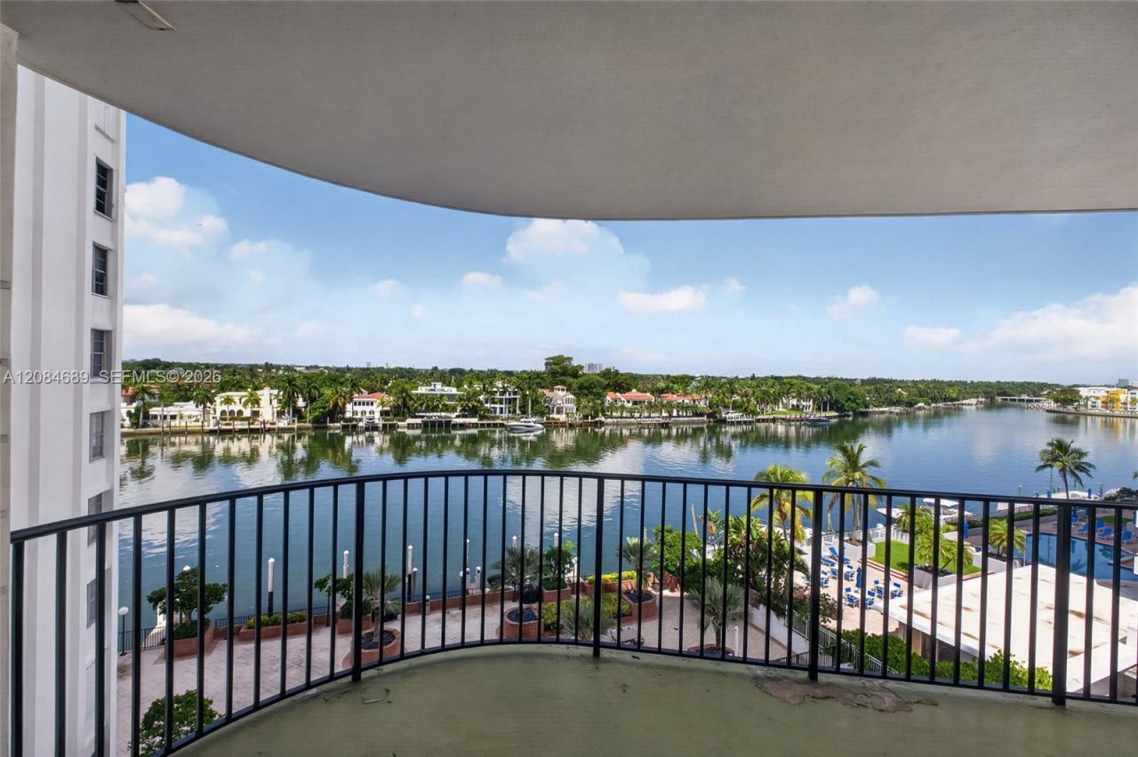 5660 W Collins Ave, Unit 6D, Miami Beach, FL 33140 Photo